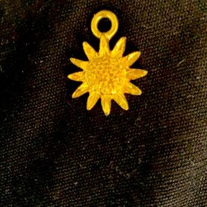 Gold Tone Pendant Sun ☀️